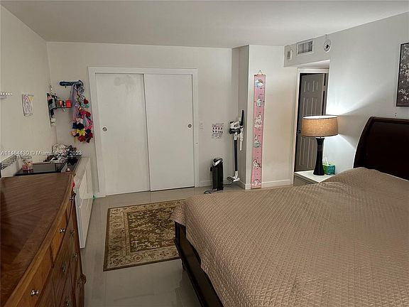 5th image of 200 Leslie Drive #1128