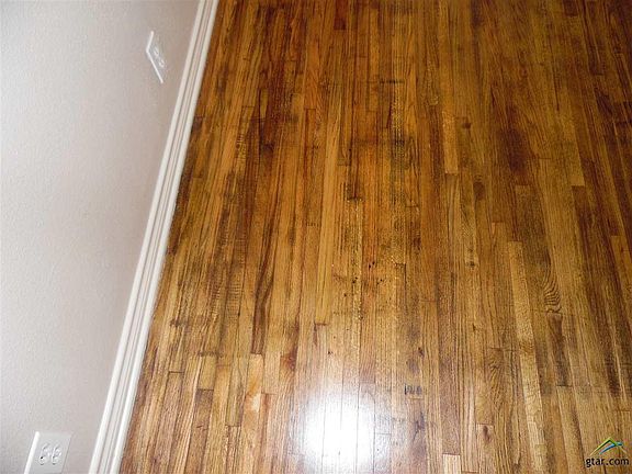 5th image of 221 S Peach Ave