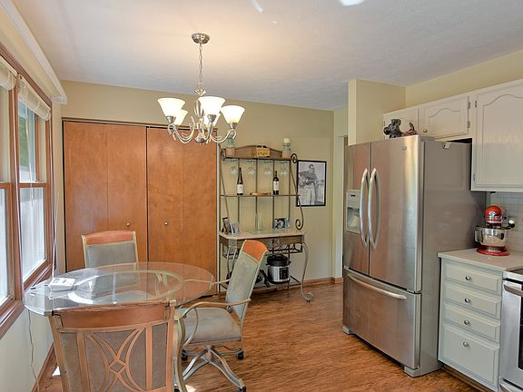 4th image of 6431 Bayard Park Dr