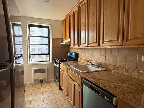 4th image of 1170 Ocean Ave APT 5c