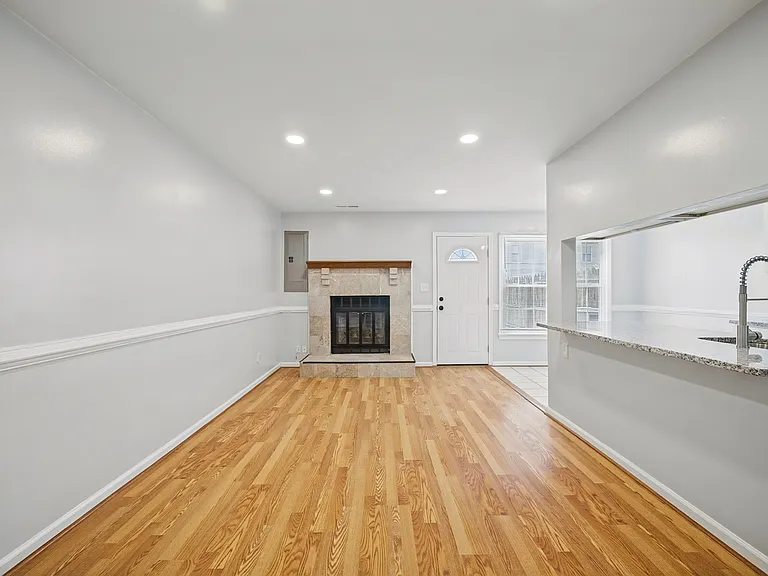 254 Weller Blvd — Photo 16
