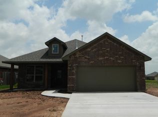 910 SW 80th St, Lawton, OK 73505