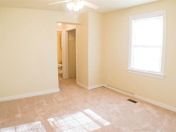 5th image of 2207 Locbury Ln