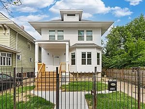 1st image of 119 N Lockwood Ave