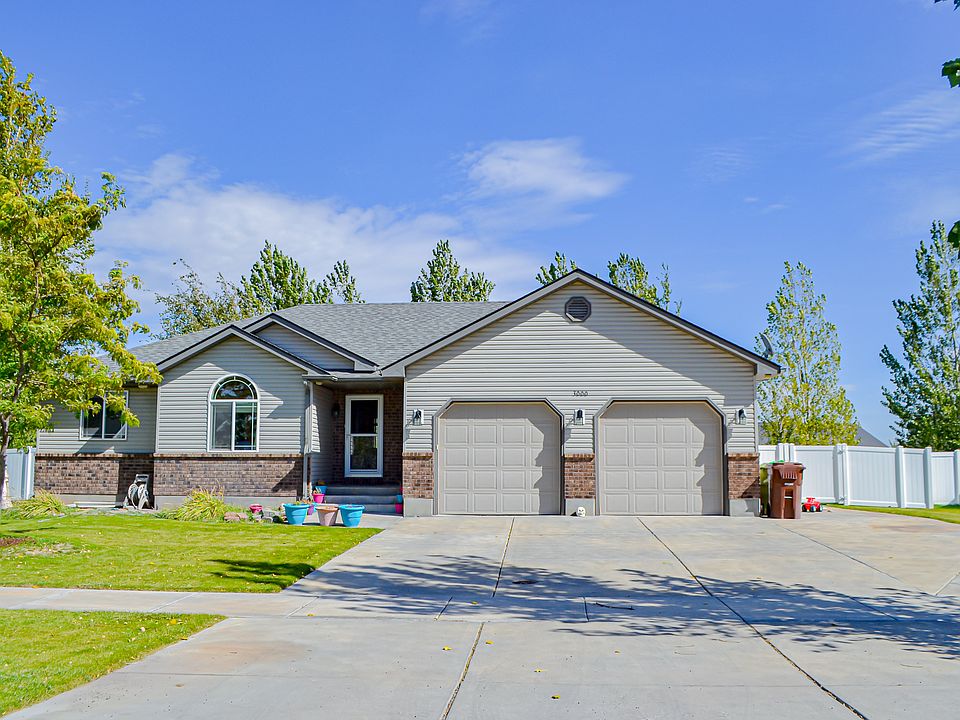 1st image of 3000 N Bechler Dr