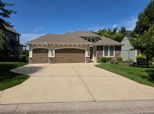 7832 Alden Rd, Lenexa, KS 66216