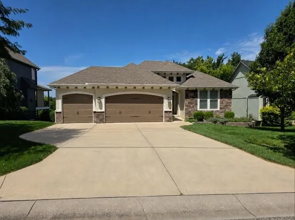 7832 Alden Rd, Lenexa, KS 66216
