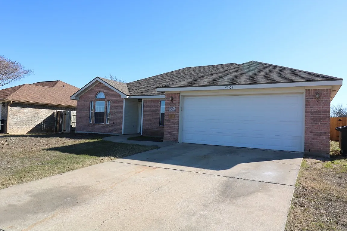 4 bed, 1575 sqft, $1,600 — Photo 2
