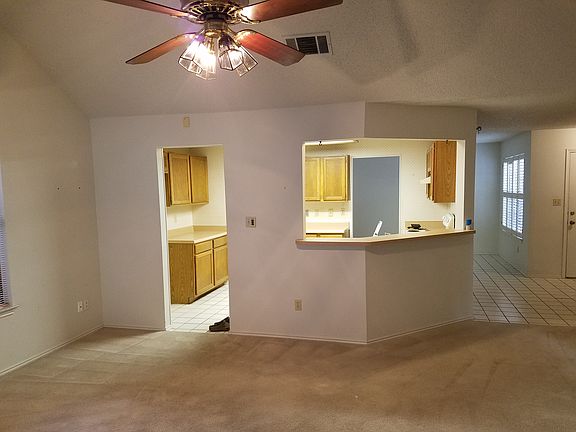 4th image of 2130 River Hollow Dr