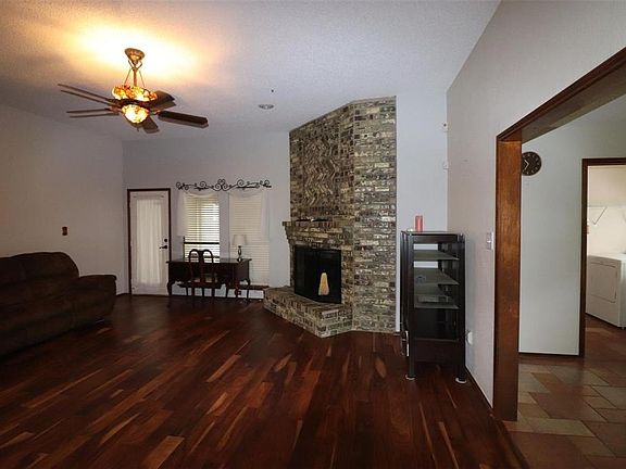 4th image of 5234 Wood Creek Ln