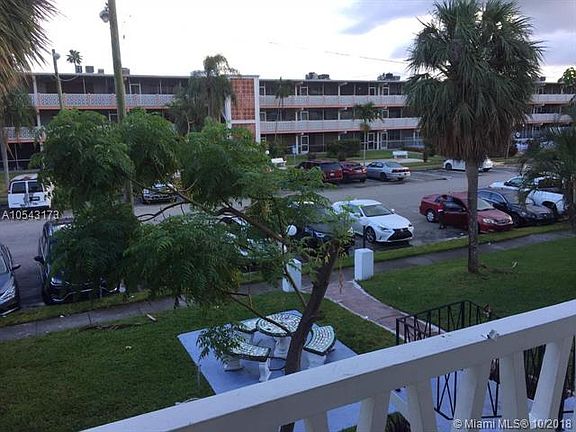 4th image of 1471 NE 170th St APT 221A