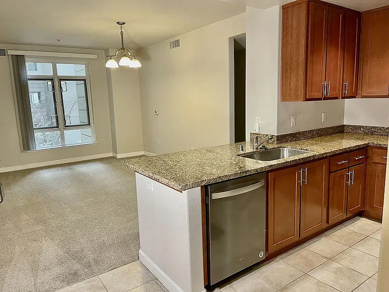 1 bed, 1.0 bath, 791 sqft, $2,164 — Photo 4