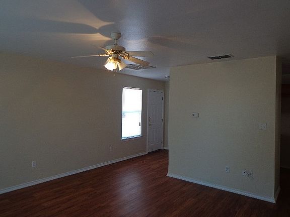 3rd image of 2710 Pall Mall Ave