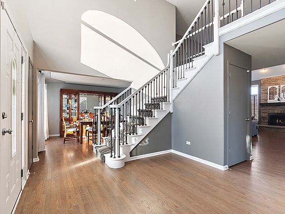 5th image of 2882 McKenna Dr