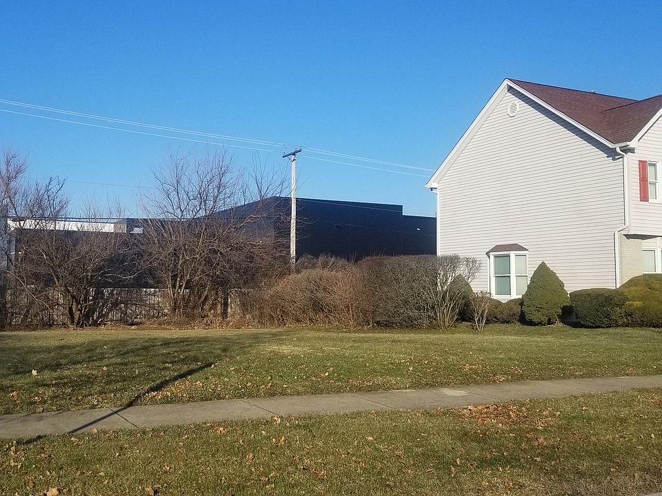 2nd image of 200 Rosewood Ct