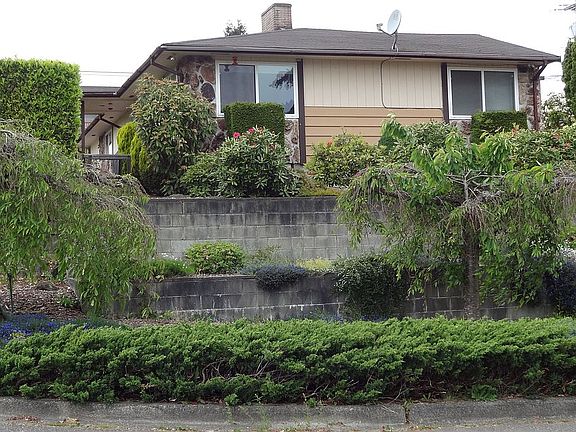 Mature landscaping
