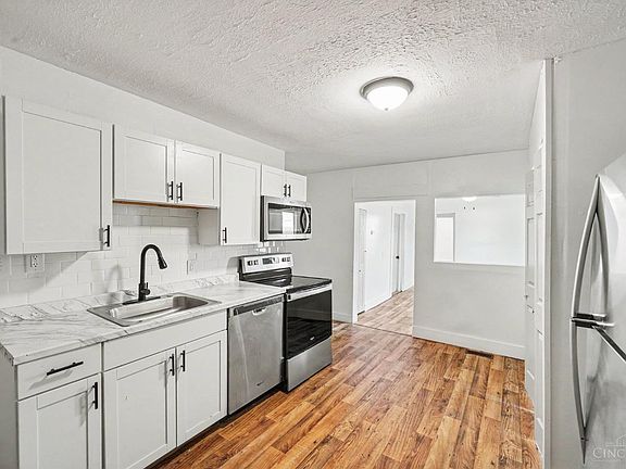3rd image of 25 W 8th St