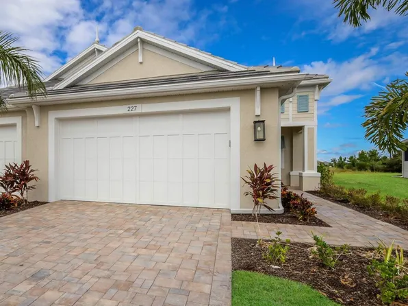 227 Okeeffe Cir, Bradenton, FL 34212