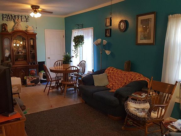 3rd image of 2041 Roos Ave SW