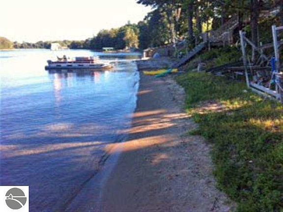 2nd image of 0 SW Silver Lake Rd