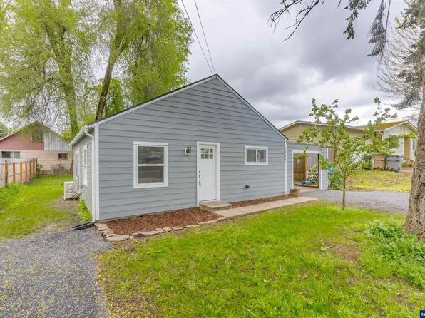 1116 Poplar St, Sweet Home, OR 97386