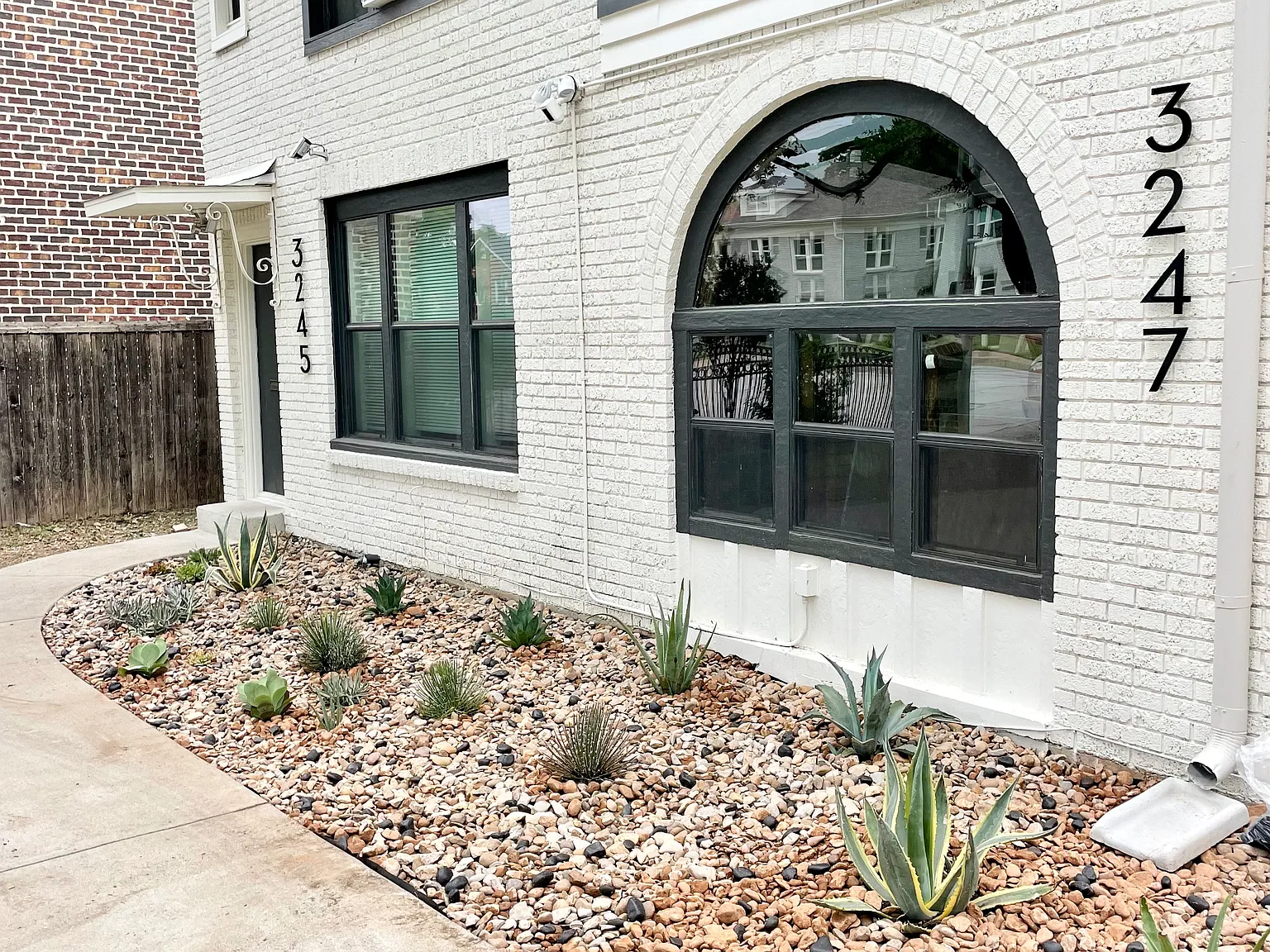 2 bed, 2488 sqft, $2,100 — Photo 3