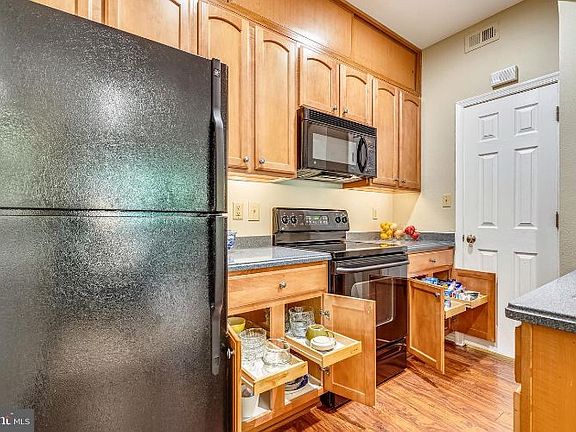 5th image of 12154 Penderview Ter APT 1203