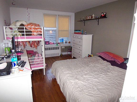 5th image of 3044 29th St APT 4G