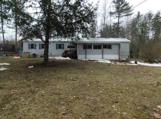 19 Riverside Dr, Raymond, NH 03077