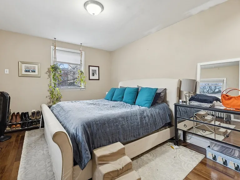 243 Montgomery St #2 — Photo 6