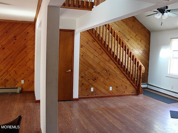 3rd image of 58 W Greystone Rd