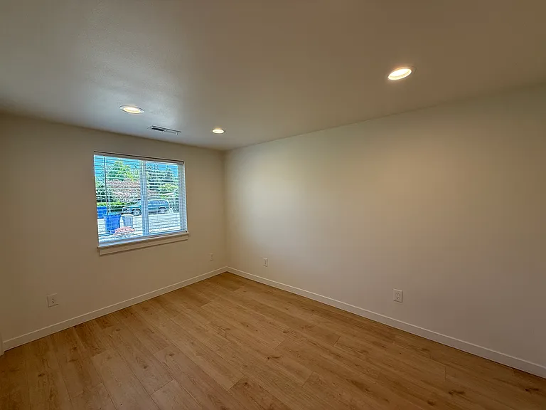 721 Iva Ln NE — Photo 21