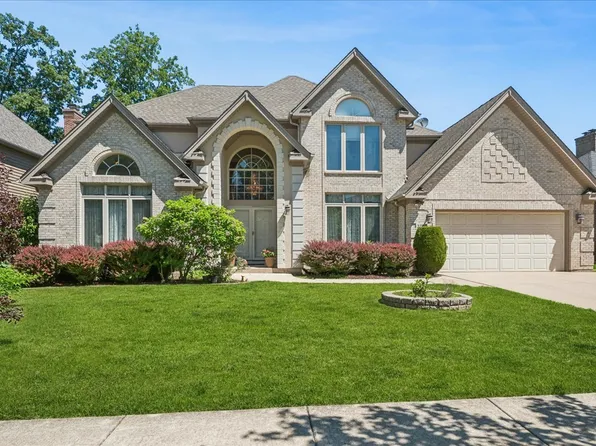 3780 Timbers Edge Ln, Glenview, IL 60025