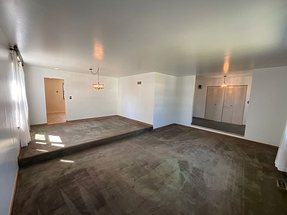 5th image of 1807 W Catalpa Ln