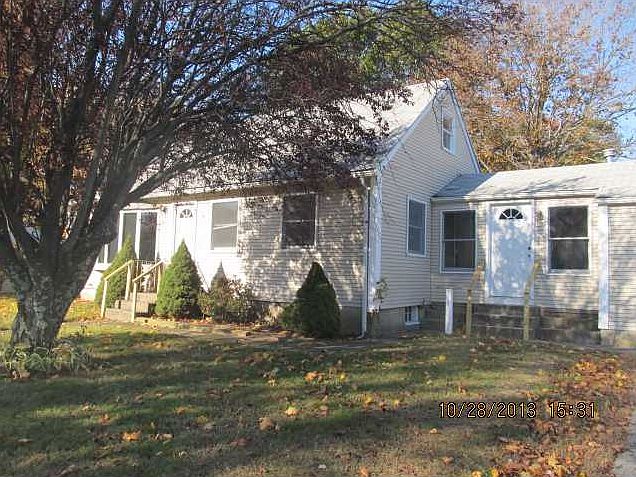 1st image of 14 Carlson Cir