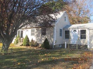 14 Carlson Cir, West Warwick, RI 02893