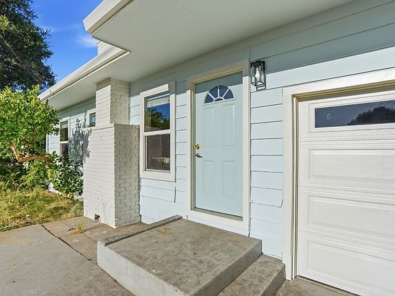 4th image of 1030 Bradley Way