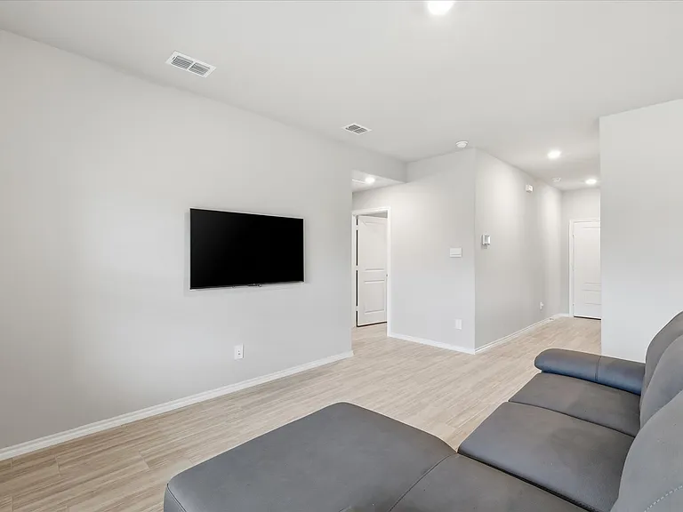 845 Round Robin Ln — Photo 2