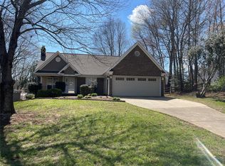 7118 Hunters Bluff Dr, Denver, NC 28037