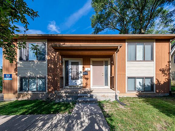 2nd image of 755 N Maple Rd