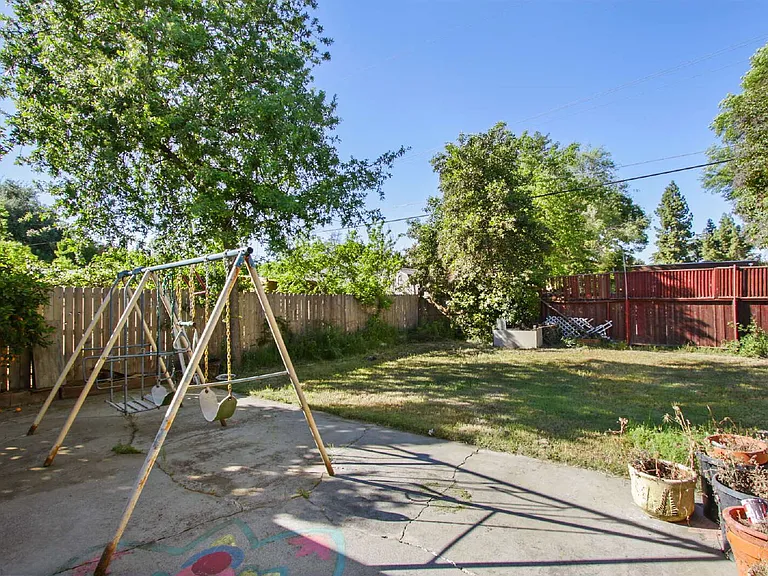 1945 Lehigh Dr — Photo 8