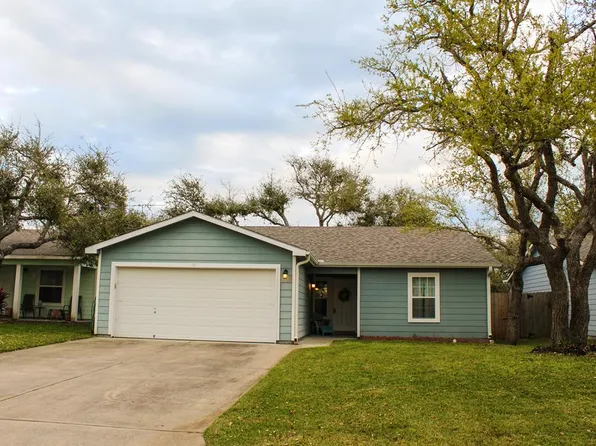 122 Sun Harbor St, Rockport, TX 78382