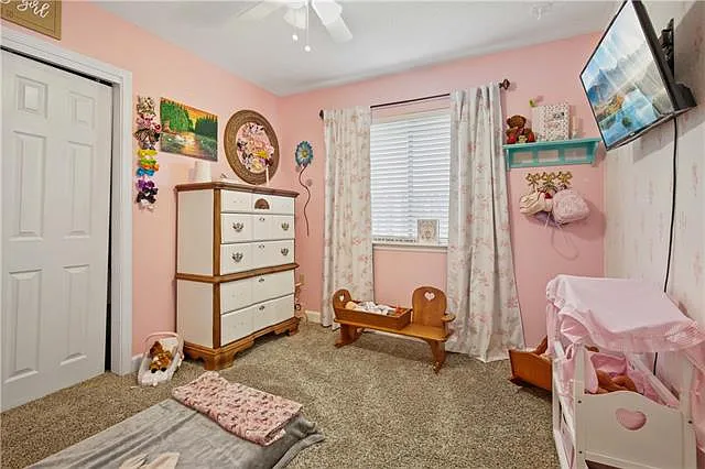 105 N Kings Ct — Photo 12