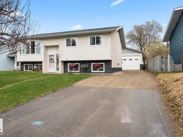 210 20a St, Cold Lake, AB T9M 1G3