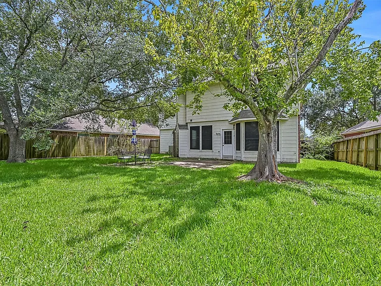 2714 Safe Harbour Cir — Photo 34