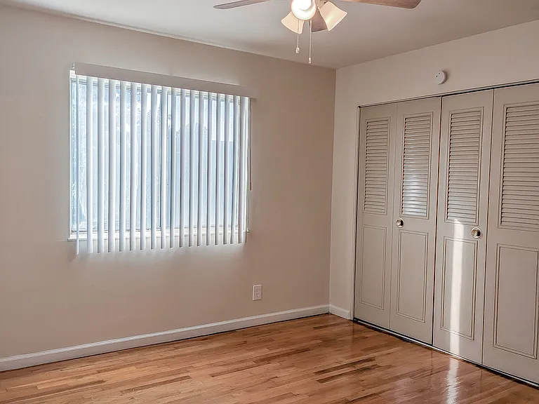 Silver Pines Apartments — Photo 4
