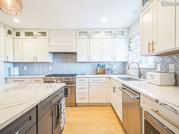 Newly remodeled, high-end kitchen appliances
