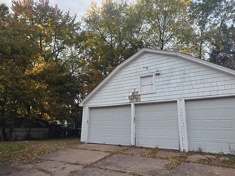 137 Birch St #139 — Photo 2