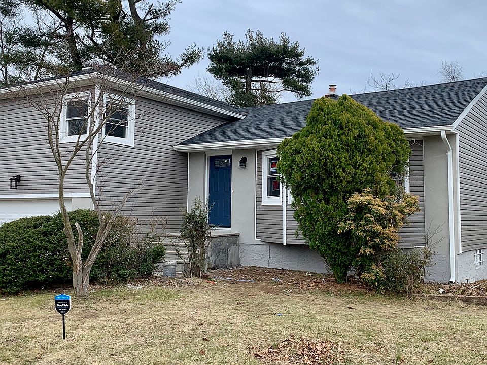 1st image of 260 E Pennywood Ave