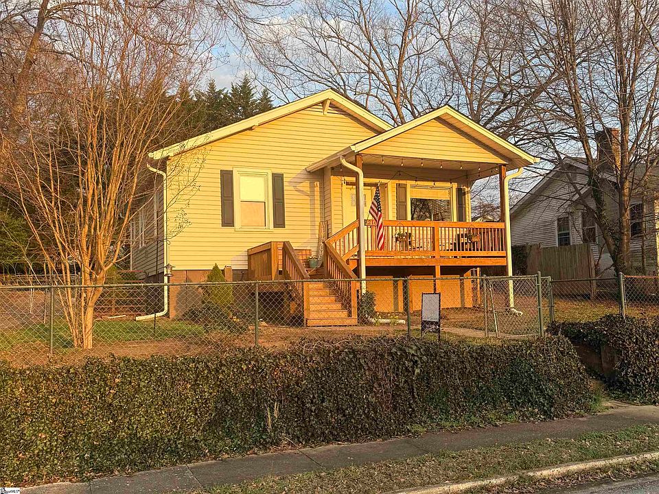 1st image of 216 Webster St